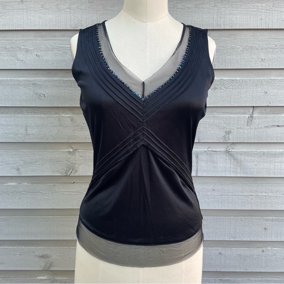 Womens Detailed V-neck Tank Top - Picture 1 of 4